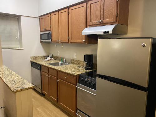 Konyha, MainStay Suites Middleburg Heights Cleveland Airport in Middleburg Heights