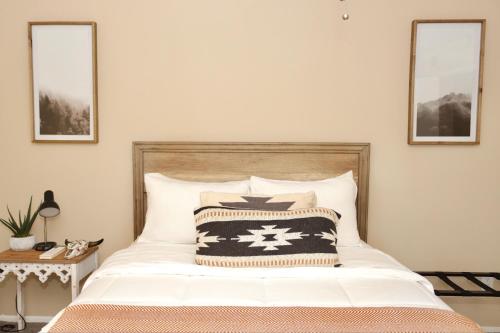 Chic Boho Cottage -Self Check In, Fully Furnished, & Free Parking