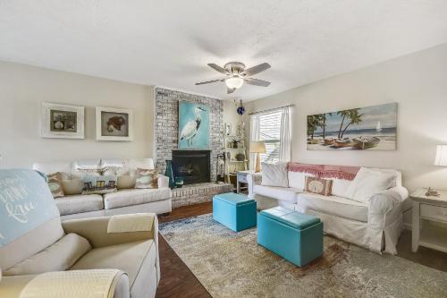 Case El Sueno by Book That Condo