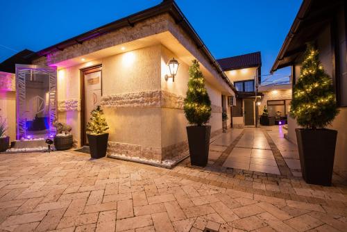 H & V Residence - Bungalow Apartment - main image