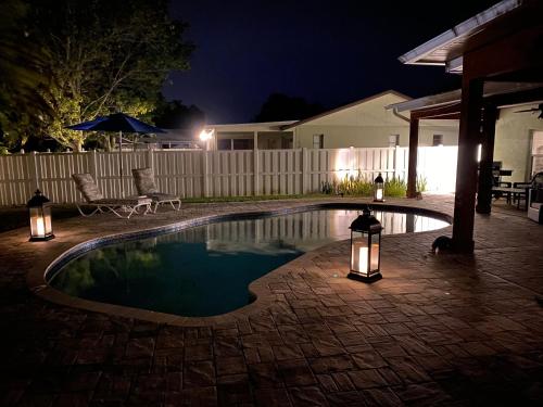 Tropical Luxury Escape Heated Pool Pets OK IMG short Drive to Gulf Beaches