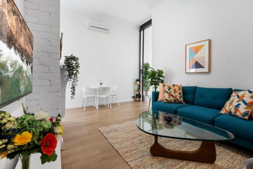 Stylish and Contemporary Townhouse in Prime Location