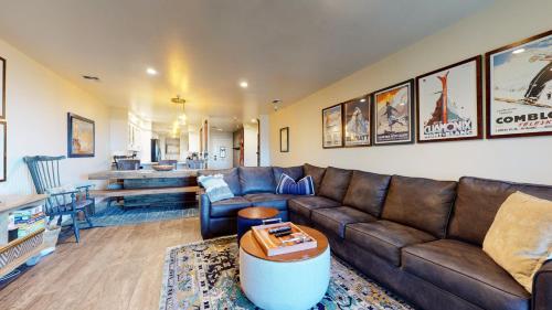 Bridges #209 Condo in Mammoth Hegy