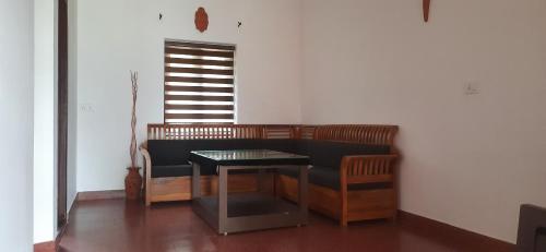 2 bedrooms, 4 beds