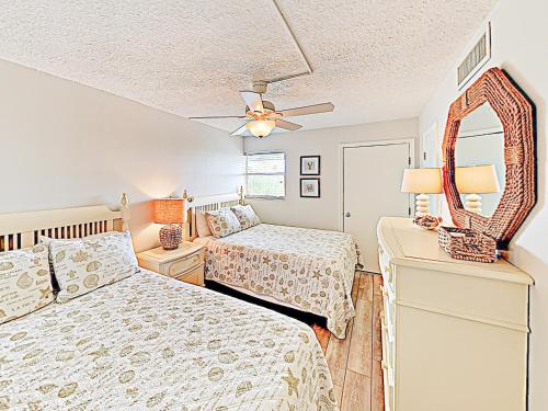 Cresent Sandpiper Condo Unit B205