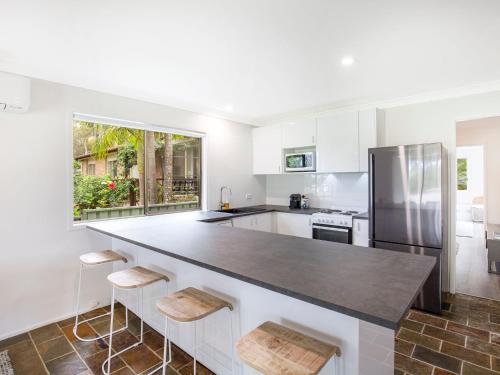Hanalei I Pet Friendly I Directly Opposite Waterfront in Jervis Bay