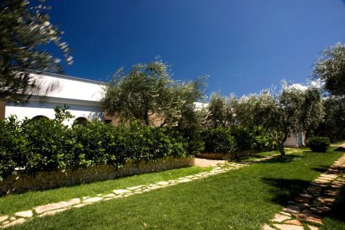 Ferienwohnung ulivo mit Pool und Privatstrand