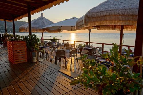 Ferienwohnung ulivo mit Pool und Privatstrand