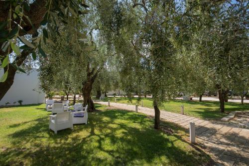 Ferienwohnung ulivo mit Pool und Privatstrand