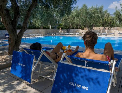 Ferienwohnung ulivo mit Pool und Privatstrand