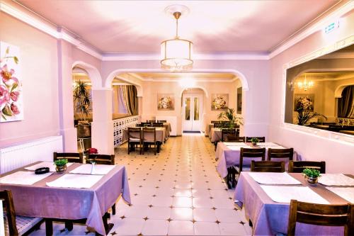 Sirena Beach - image 12