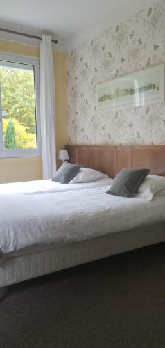 2 twin beds