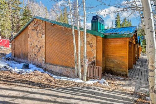 Beautiful Ski-in Ski-out Condo Located On The Eagle Point Resort! condo