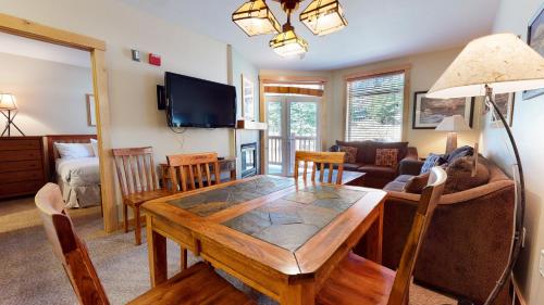 Sunstone #106 Condo - image 7
