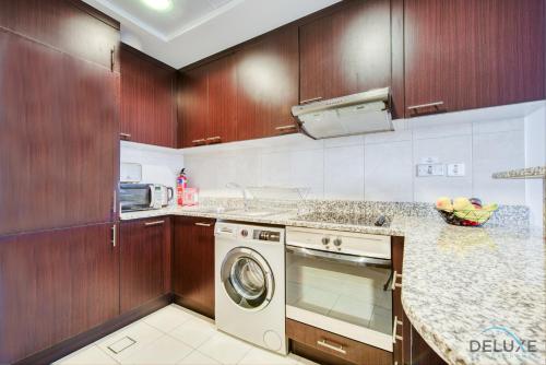 Calm Studio at Sky Gardens DIFC by Deluxe Holiday Homes
