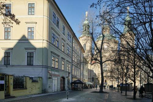 Contemporary Apartment on Old Town Square by Prague Days