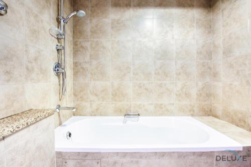 Radiant Studio at Sky Gardens DIFC by Deluxe Holiday Homes
