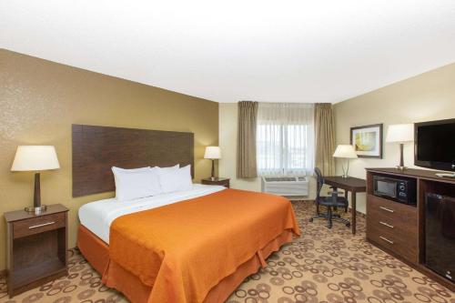 AmericInn by Wyndham Cedar Falls