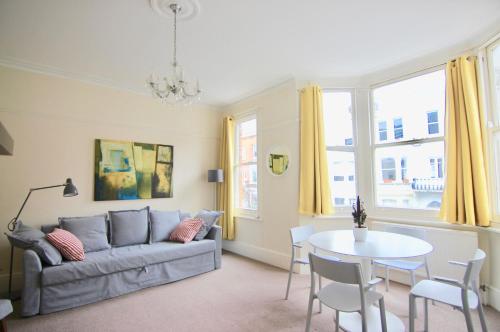 Picture of Spacious Bright 1 Bed Flat In Fulham By The Thames