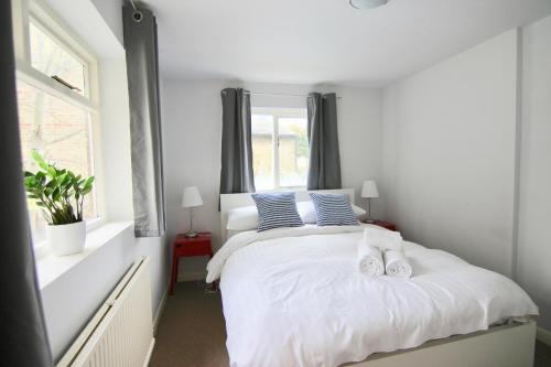 Picture of Spacious Bright 1 Bed Flat In Fulham By The Thames