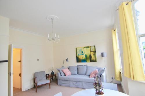 Picture of Spacious Bright 1 Bed Flat In Fulham By The Thames