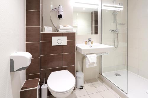 Double Room image 7