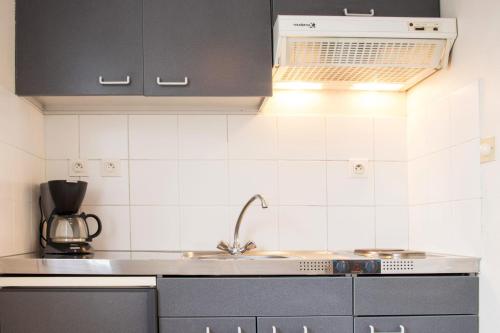 LE 12 CARNOT - Serenite assuree dans ce grand studio