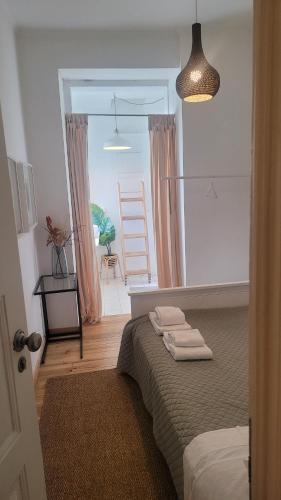 Tiny suite with private bathroom - Bairro Alto, Lisbon