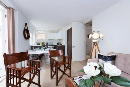 Beautiful 2BR flat with free parking in West London, Londýn (fotografie 6)