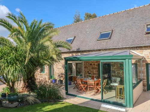 Holiday Home Le Liorzo - PML104 cottage Ploulec'h