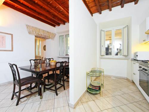 Apartment Vittorio Emanuele-1 by Interhome, Рим (фото 6)