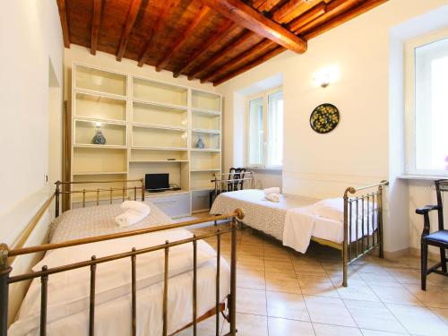 Apartment Vittorio Emanuele-1 by Interhome, Рим (фото 7)