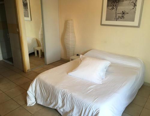 . Logis hôtel le Clos saint Loup