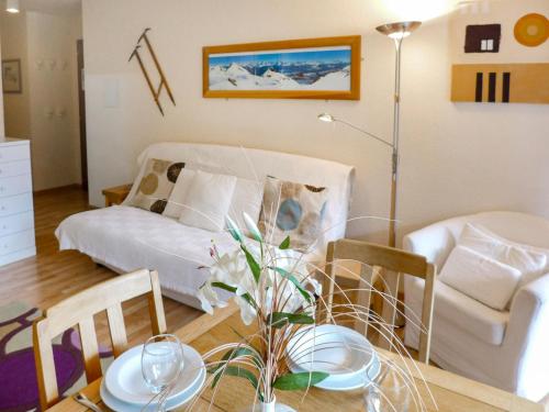  Apartment Les Choucas B by Interhome, Pension in Vermala