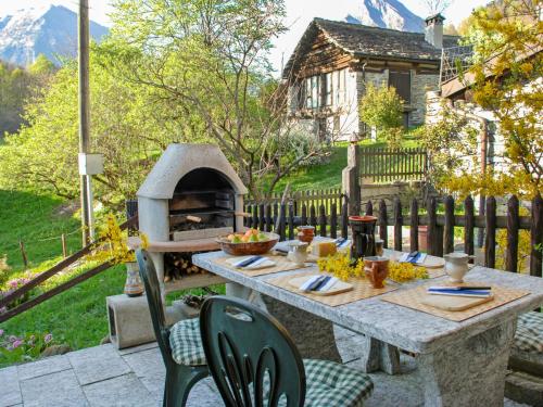 Holiday Home Marianne Plus by Interhome in Aquila, Schweiz