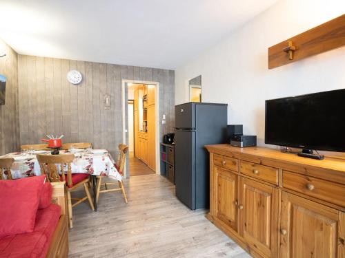 Apartment Burons R05 by Interhome in Les Menuires