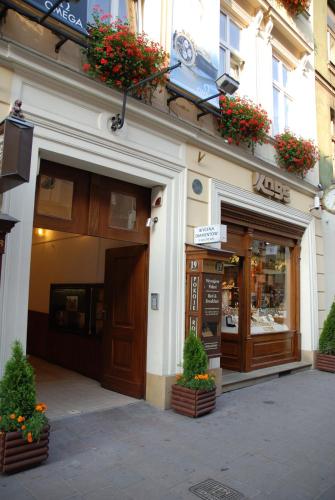 Golden Lion Guest Rooms Szewska 19 2