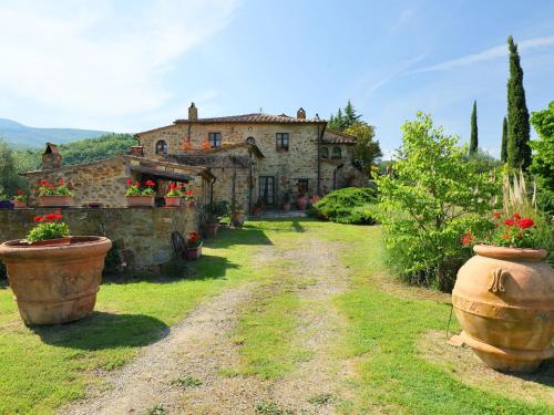  Holiday Home Poggio Velluto by Interhome, Pension in Seggiano