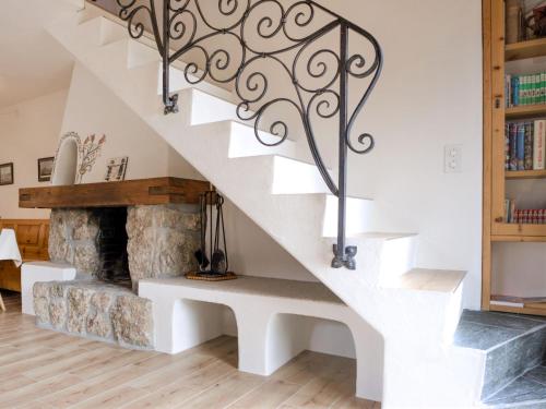 Apartment Chesa Chanella 5 by Interhome in 拉蓬夏木塞埃斯