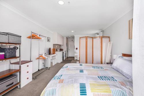 Harbourside Haven - Whangaparāoa Studio Apartment