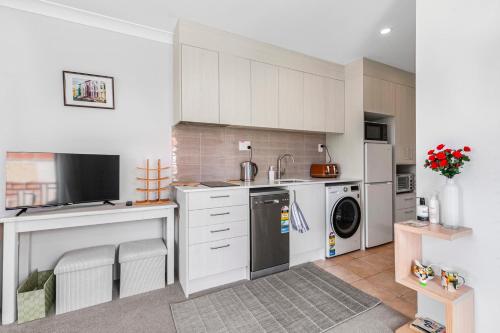 Harbourside Haven - Whangaparāoa Studio Apartment