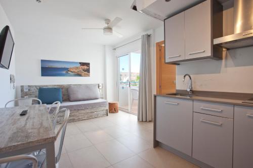 Playa Bella Apartments - image 7