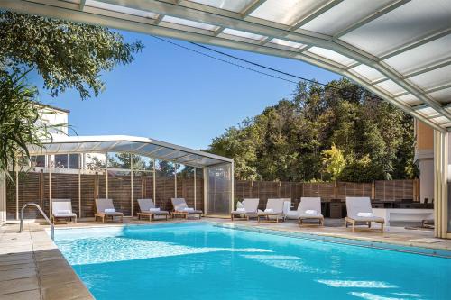 Swimming pool, Hotel Spa Thermalia near Auberge des Sources