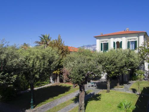  Locazione Turistica Villa Nicodemi, Pension in Marina di Massa