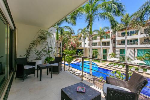3-Level Condo with a Private Balcony & Rooftop Lounge, Playa del Carmen (photo 6)