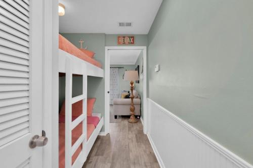 Summer Breeze Condo Steps Away from Private Pool