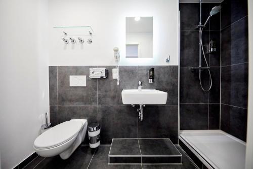 Single Room image 7