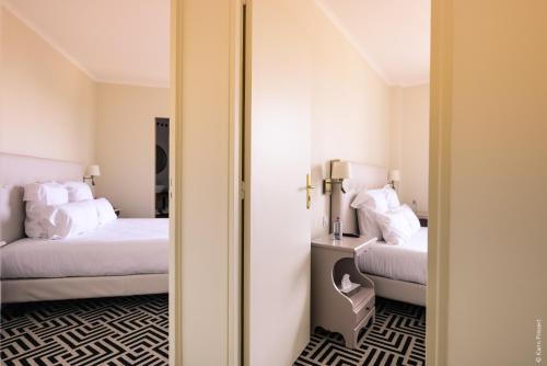 2 double beds
