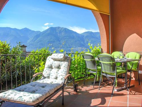  Apartment Condominio Les Hirondelles by Interhome in Orselina