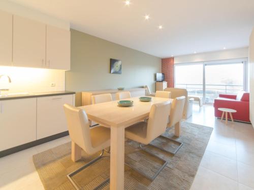 Apartment Seaside 4-02 with balcony by Interhome in 布雷德訥